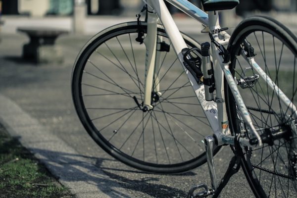 自転車の空気の入れ方はバルブに合わせて！英式・仏式それぞれ解説 