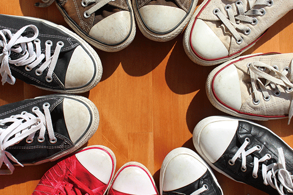8割の人が知らない！】靴を自宅の洗濯機で洗う正しい方法を解説｜YOURMYSTAR STYLE by ユアマイスター