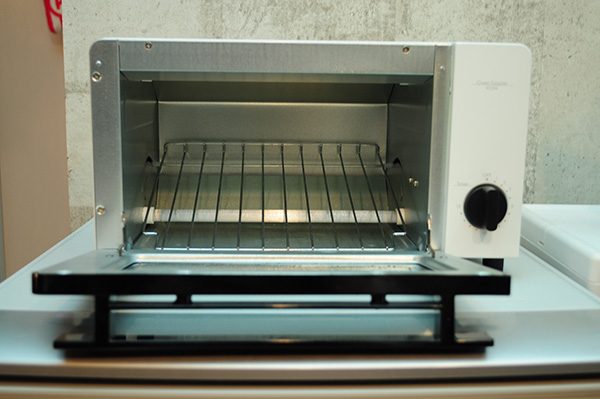 トースター 掃除 オーブン 【簡単】オーブントースターの掃除方法！臭いや頑固汚れをスッキリ♪