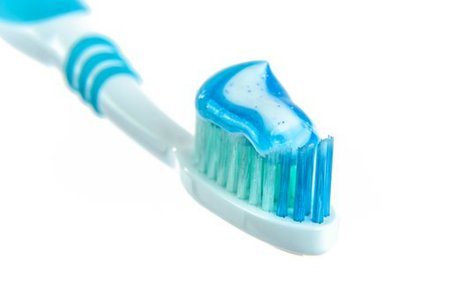 人気の歯磨き粉を2種類使い分け ホワイトニング 歯周病に効く8選 Relitem By ユアマイスター