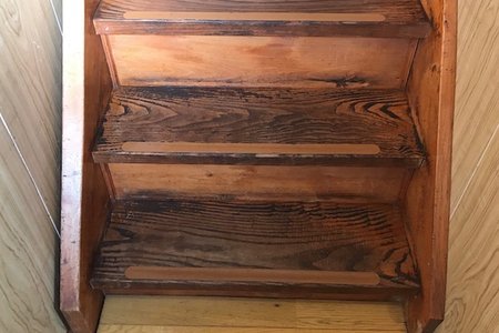 古民家のザラザラで汚い階段をピカピカのフローリングにする方法と役立つ6つのアイテム Relitem By ユアマイスター