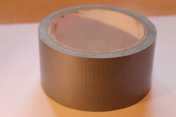両面テープの剥がし方 家にある物で表面をつるつるにする魔法の方法 Yourmystar Style By ユアマイスター