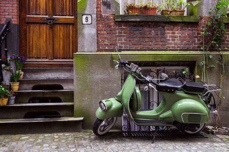 ヘルメットや雨具 買い物袋も積める 原付バイクのボックス3選 Relitem By ユアマイスター