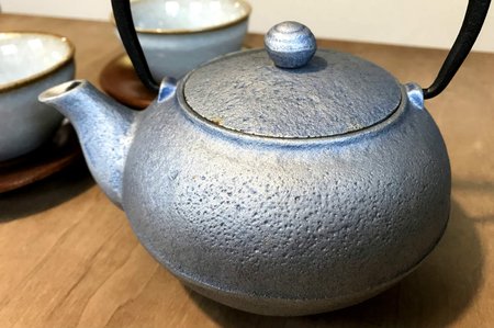 鉄瓶の錆びは緑茶で取る 湯垢をつけて錆びを防ぐお手入れ方法を解説 Yourmystar Style By ユアマイスター