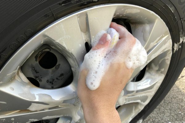 ホイールの洗浄方法を徹底解説 車の足元からオシャレにしていこう Yourmystar Style By ユアマイスター