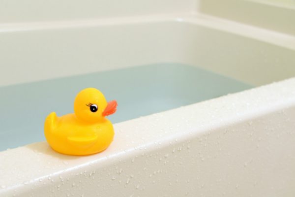 浴室のピンクの汚れをとりたい カビも同時に対処できる方法を解説 Yourmystar Style By ユアマイスター